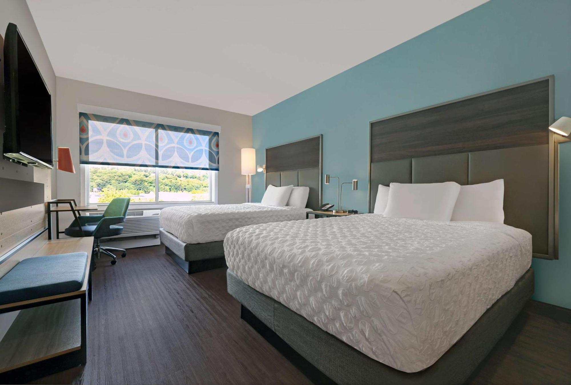 Queen Room Two Queen Beds